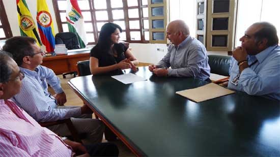 Imagen Alcaldesas de Barbosa y Vélez entregan sedes para el Instituto Nacional de Medicina Legal y Ciencias Forenses en sus municipios